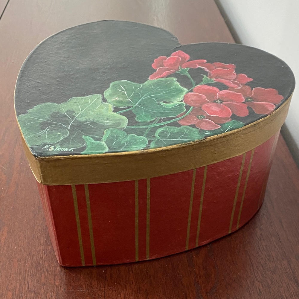 Vintage Hand-painted Heart-Shaped Keepsake Box with Floral Design